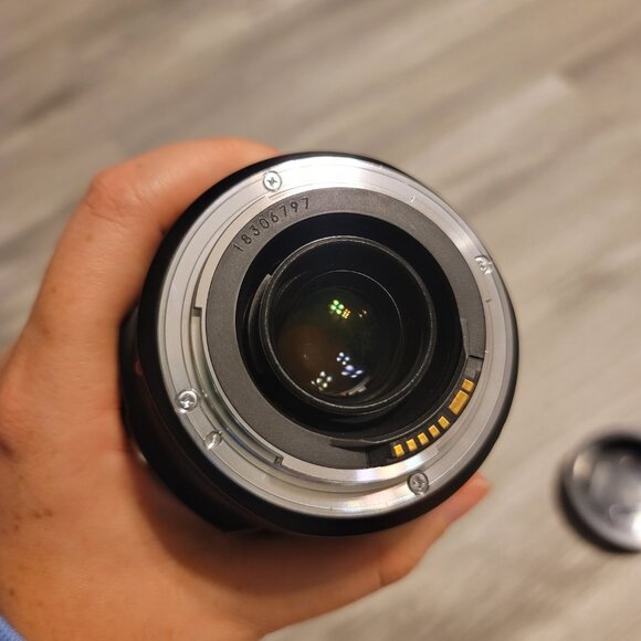 Canon EF Ultrasonic 28-135mm F/3.5-5.6 IS camera lens - Picture 7 of 8